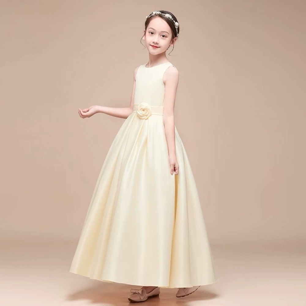 Yellow Satin Sleeveless Formal Ball Gown Dress Girl Youth Size 7/120cm